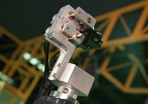 クリーンな熱放射を実現する石英ヒーター